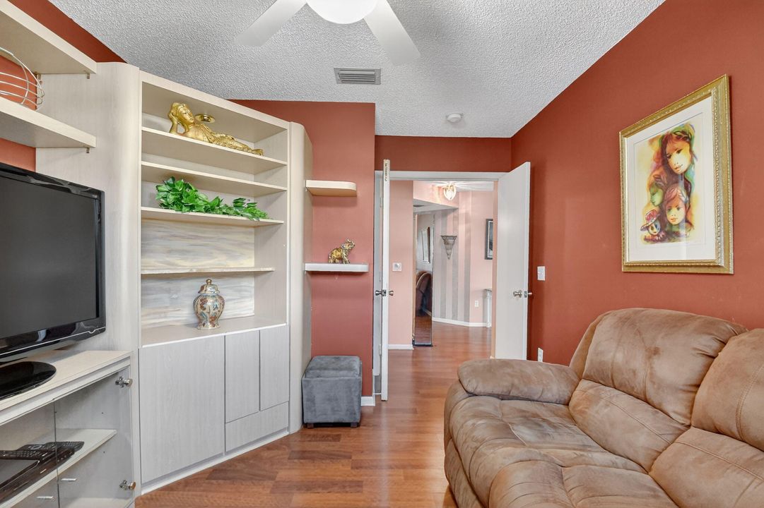 Active With Contract: $239,000 (3 beds, 2 baths, 1495 Square Feet)