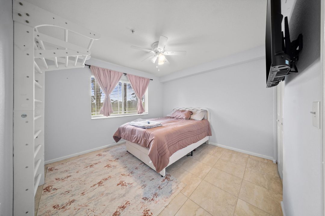 На продажу: $215,000 (2 спален, 2 ванн, 960 Квадратных фут)