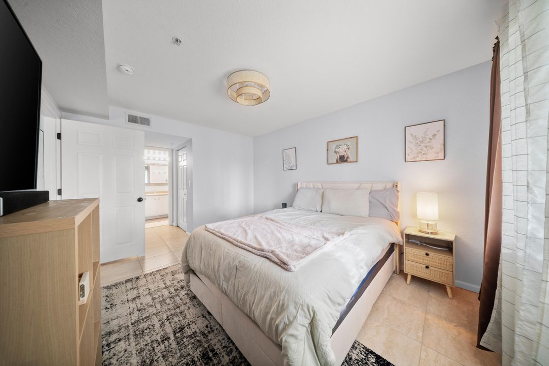 На продажу: $215,000 (2 спален, 2 ванн, 960 Квадратных фут)