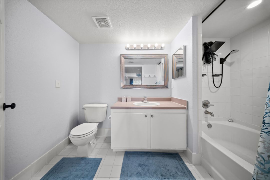 На продажу: $215,000 (2 спален, 2 ванн, 960 Квадратных фут)