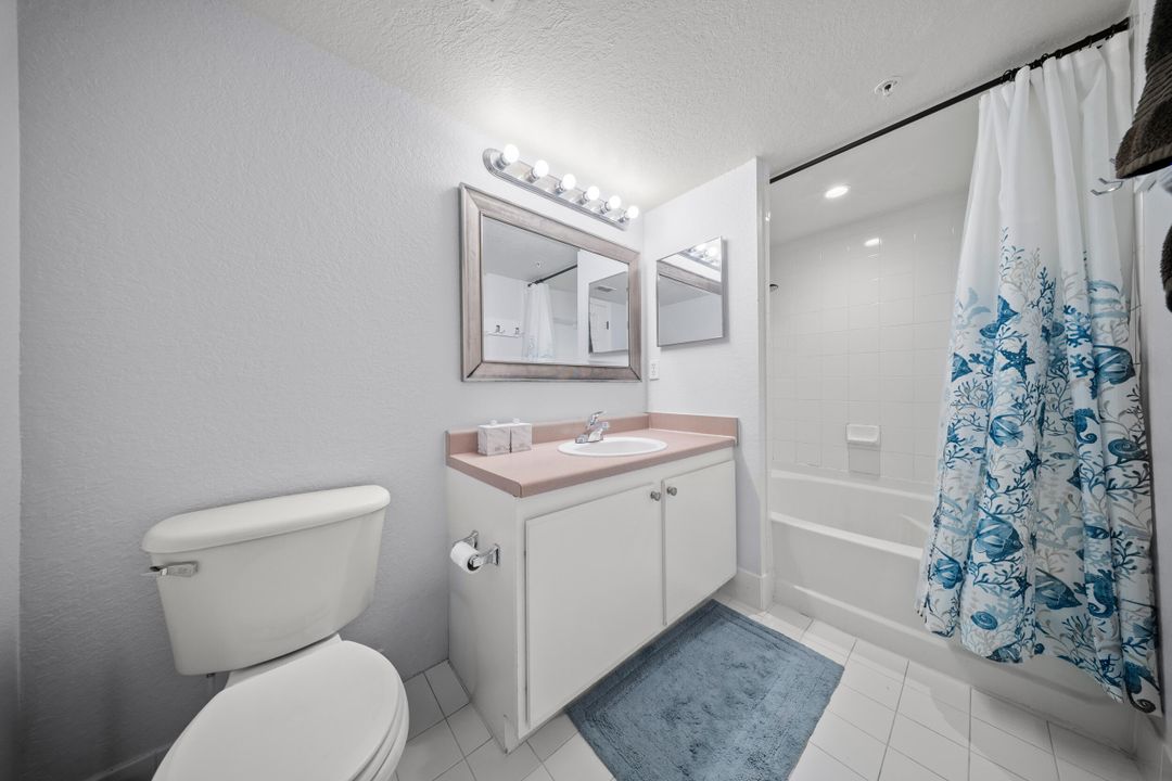 На продажу: $215,000 (2 спален, 2 ванн, 960 Квадратных фут)