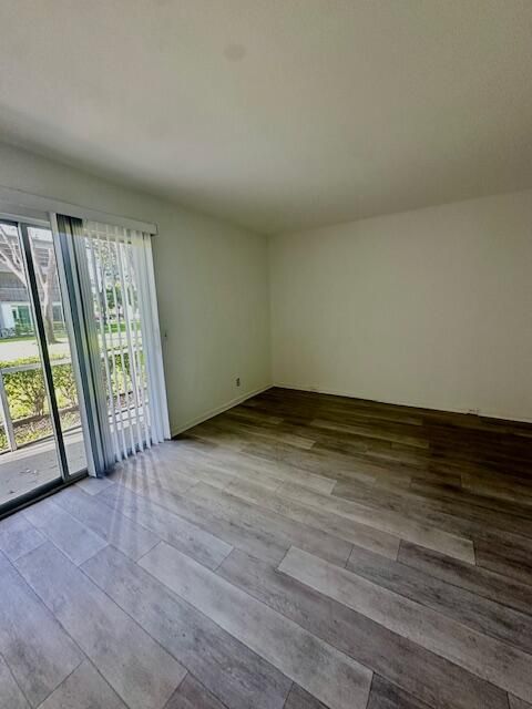 Active With Contract: $1,450 (1 beds, 1 baths, 715 Square Feet)