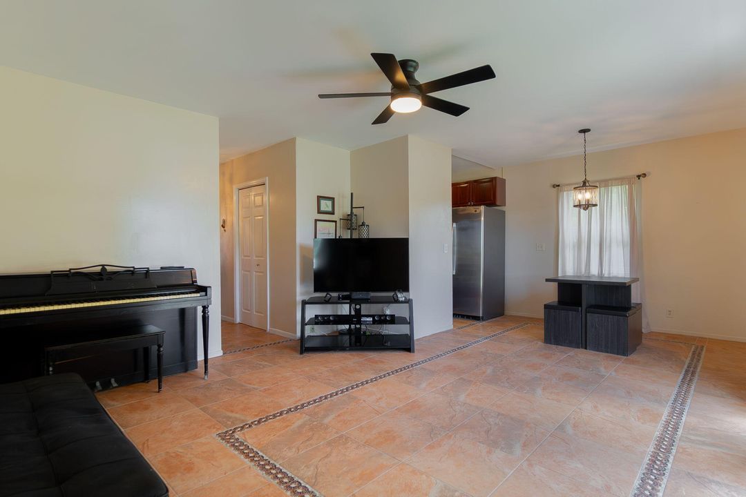 На продажу: $455,000 (3 спален, 2 ванн, 1275 Квадратных фут)