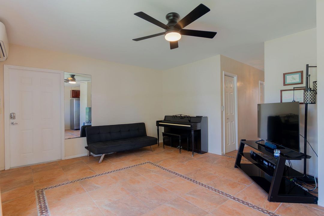 На продажу: $455,000 (3 спален, 2 ванн, 1275 Квадратных фут)