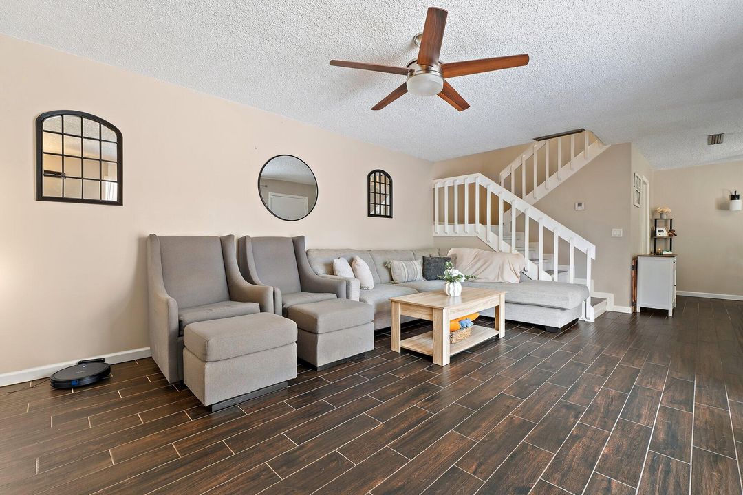 En Venta: $425,000 (2 camas, 2 baños, 1470 Pies cuadrados)