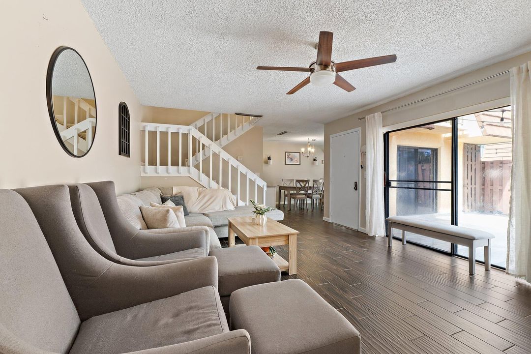 En Venta: $425,000 (2 camas, 2 baños, 1470 Pies cuadrados)