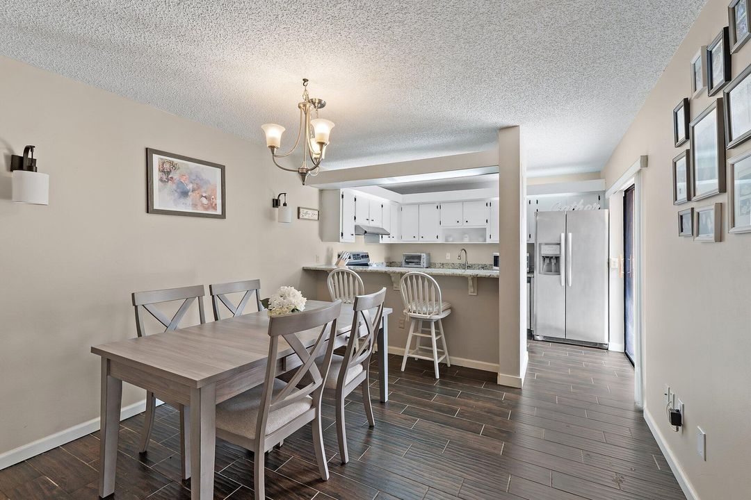 En Venta: $425,000 (2 camas, 2 baños, 1470 Pies cuadrados)