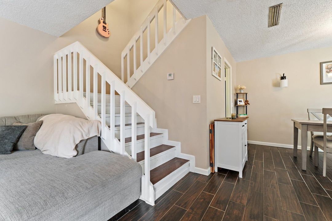 En Venta: $425,000 (2 camas, 2 baños, 1470 Pies cuadrados)