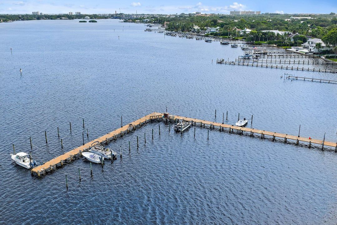 En Venta: $425,000 (2 camas, 2 baños, 1470 Pies cuadrados)