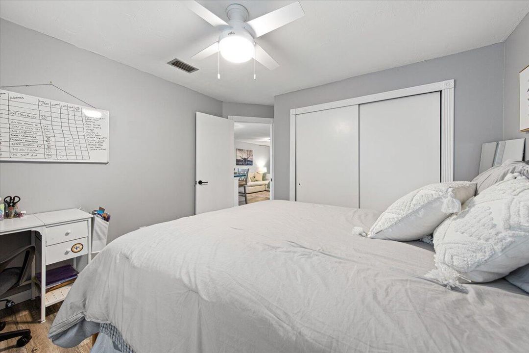 出租: $1,800 (2 贝兹, 2 浴室, 1078 平方英尺)