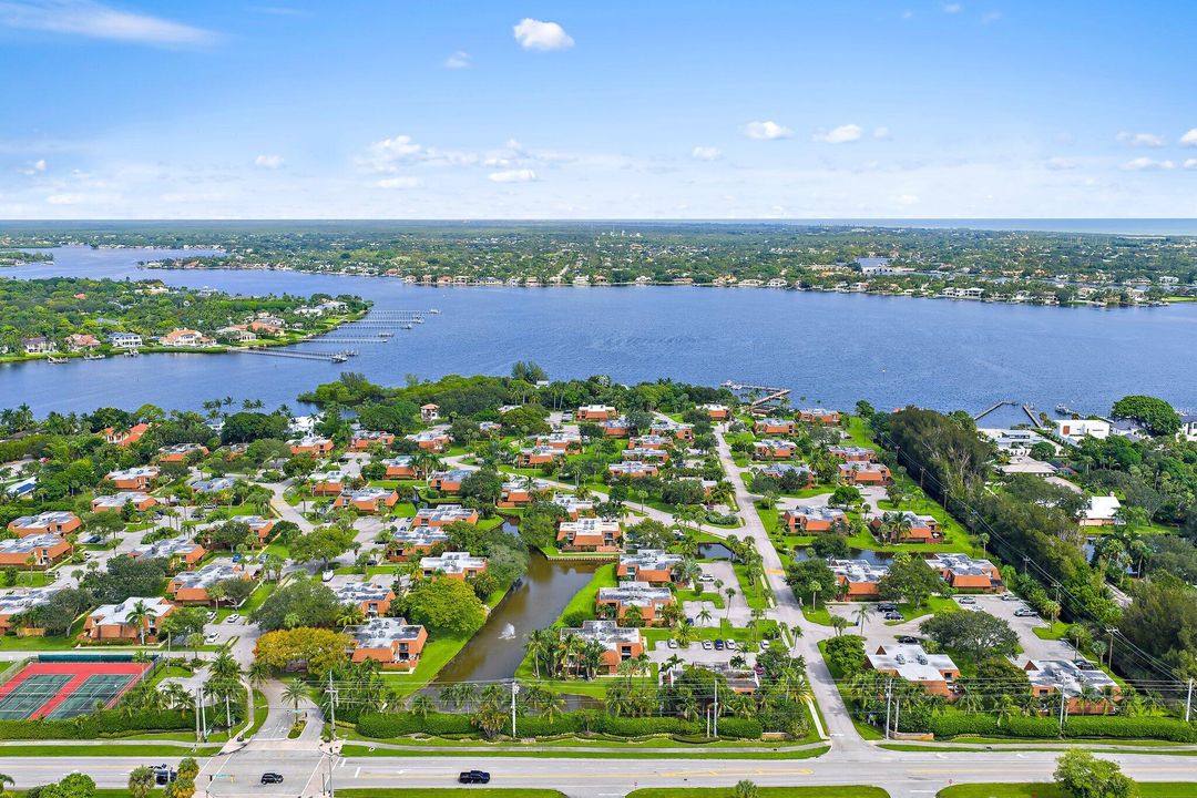 En Venta: $425,000 (2 camas, 2 baños, 1470 Pies cuadrados)