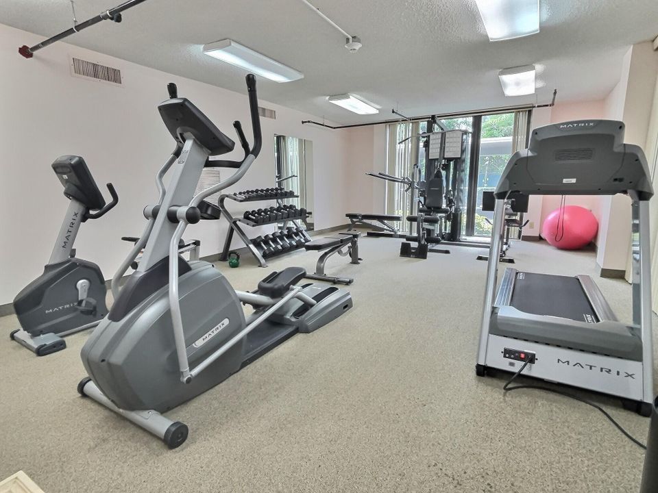 Active With Contract: $835,000 (2 beds, 2 baths, 1496 Square Feet)