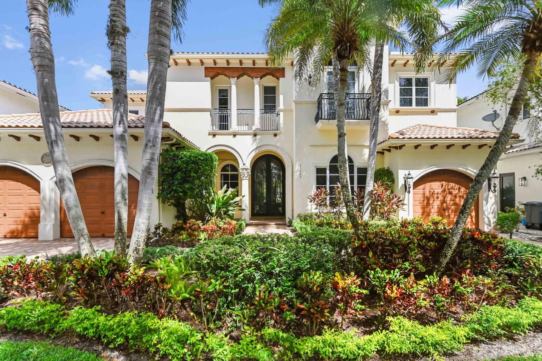 En Renta: $18,999 (6 camas, 5 baños, 5511 Pies cuadrados)