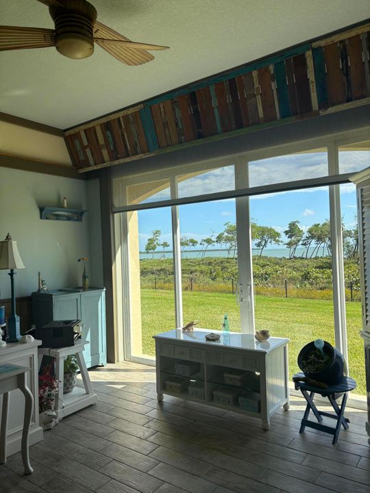 For Sale: $419,000 (2 beds, 2 baths, 1989 Square Feet)