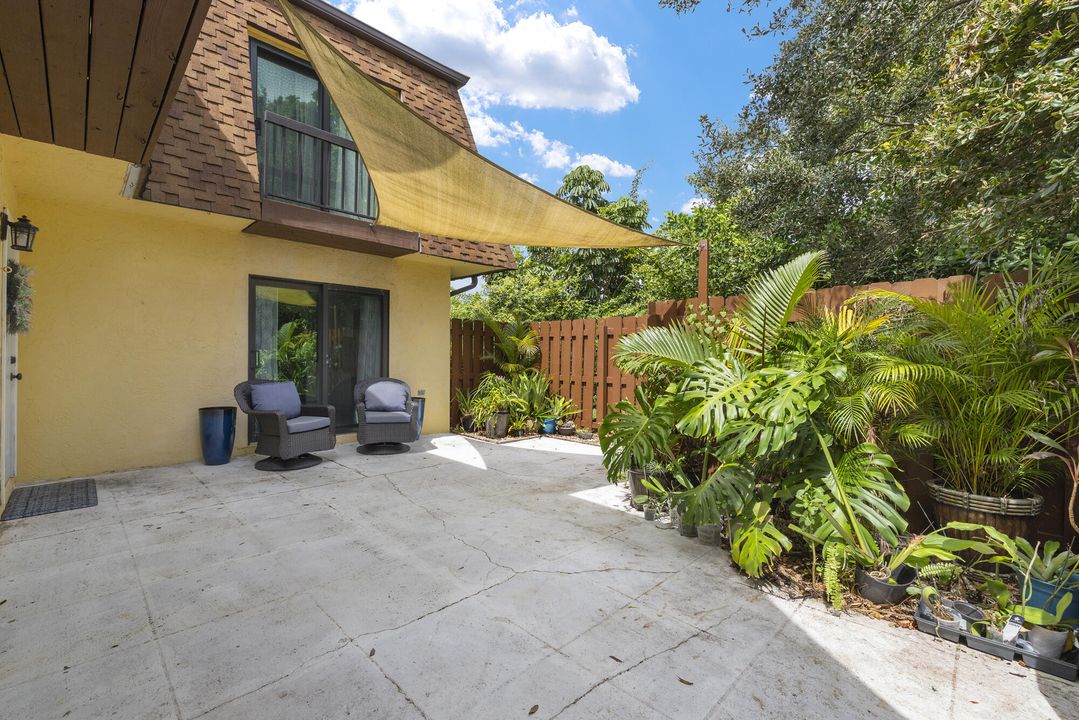 На продажу: $360,000 (2 спален, 2 ванн, 1320 Квадратных фут)