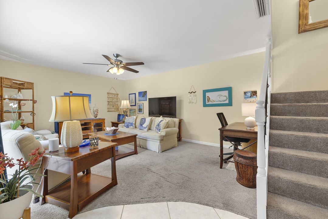 На продажу: $360,000 (2 спален, 2 ванн, 1320 Квадратных фут)