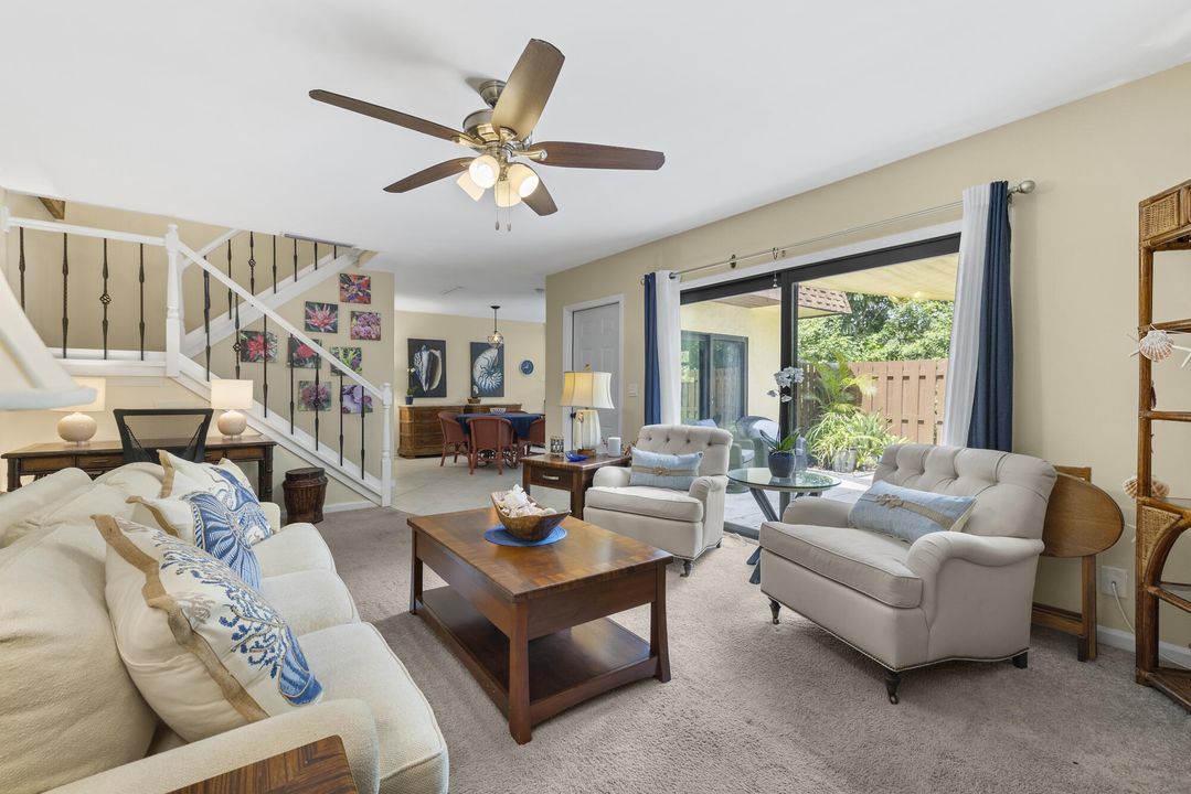 На продажу: $360,000 (2 спален, 2 ванн, 1320 Квадратных фут)