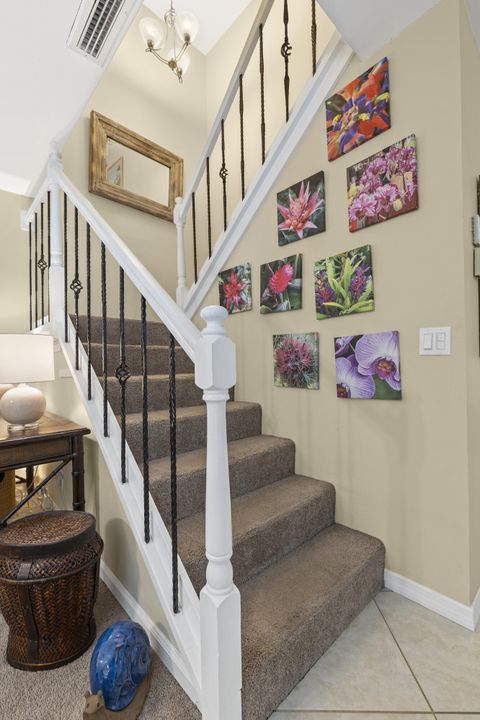 На продажу: $360,000 (2 спален, 2 ванн, 1320 Квадратных фут)