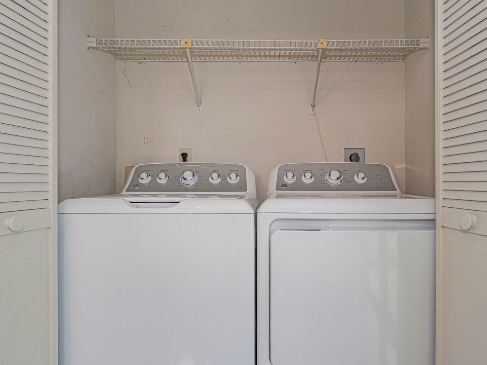 Active With Contract: $280,000 (3 beds, 2 baths, 1605 Square Feet)