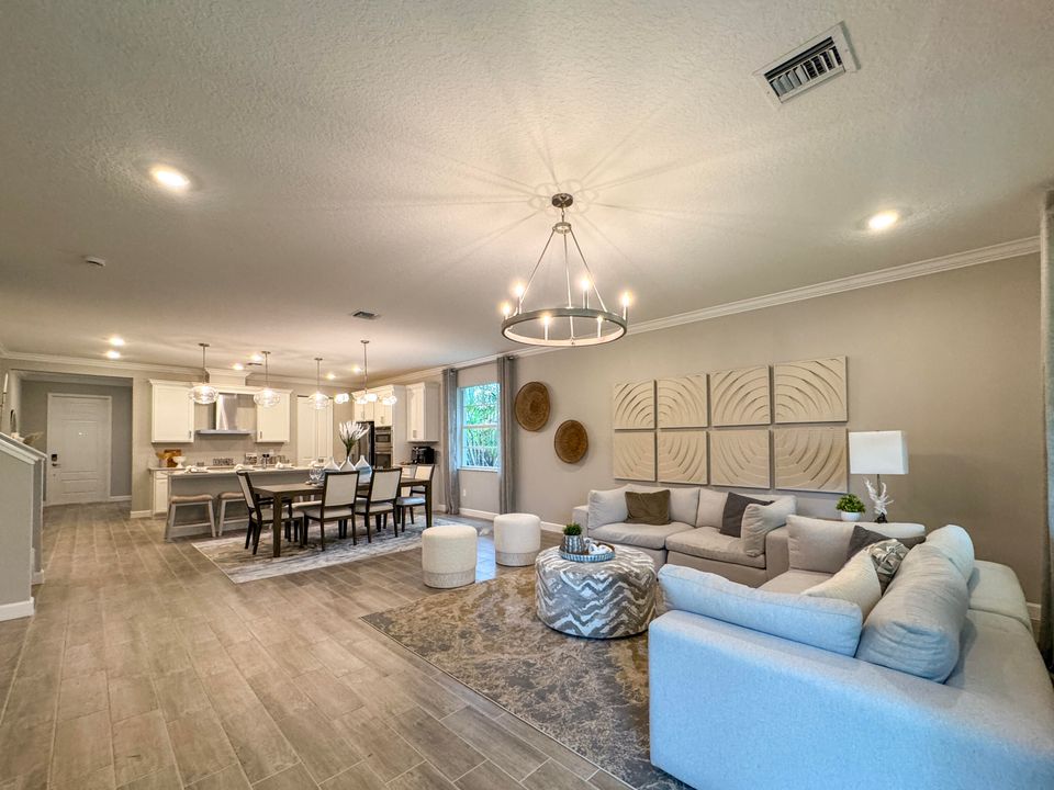 Active With Contract: $908,829 (5 beds, 3 baths, 3325 Square Feet)