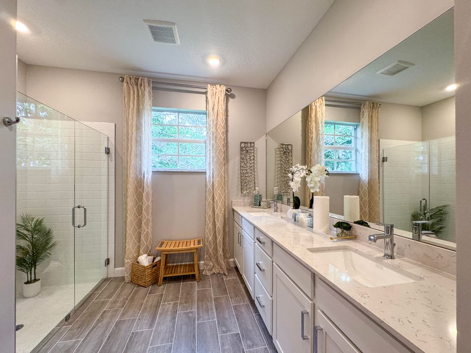 Active With Contract: $908,829 (5 beds, 3 baths, 3325 Square Feet)