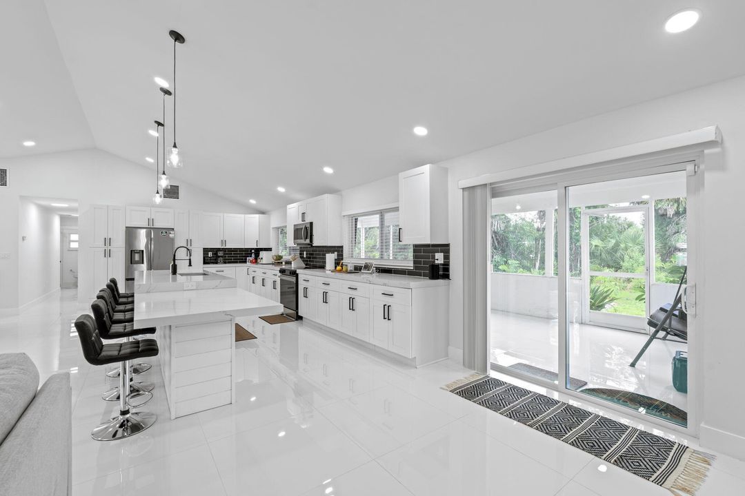 待售: $999,000 (3 贝兹, 3 浴室, 2198 平方英尺)