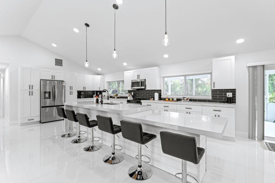 待售: $999,000 (3 贝兹, 3 浴室, 2198 平方英尺)