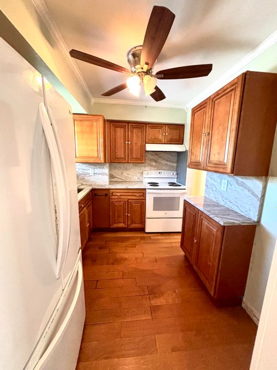 待售: $72,000 (2 贝兹, 2 浴室, 138 平方英尺)