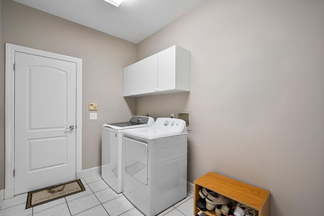 For Sale: $1,075,000 (4 beds, 3 baths, 2767 Square Feet)