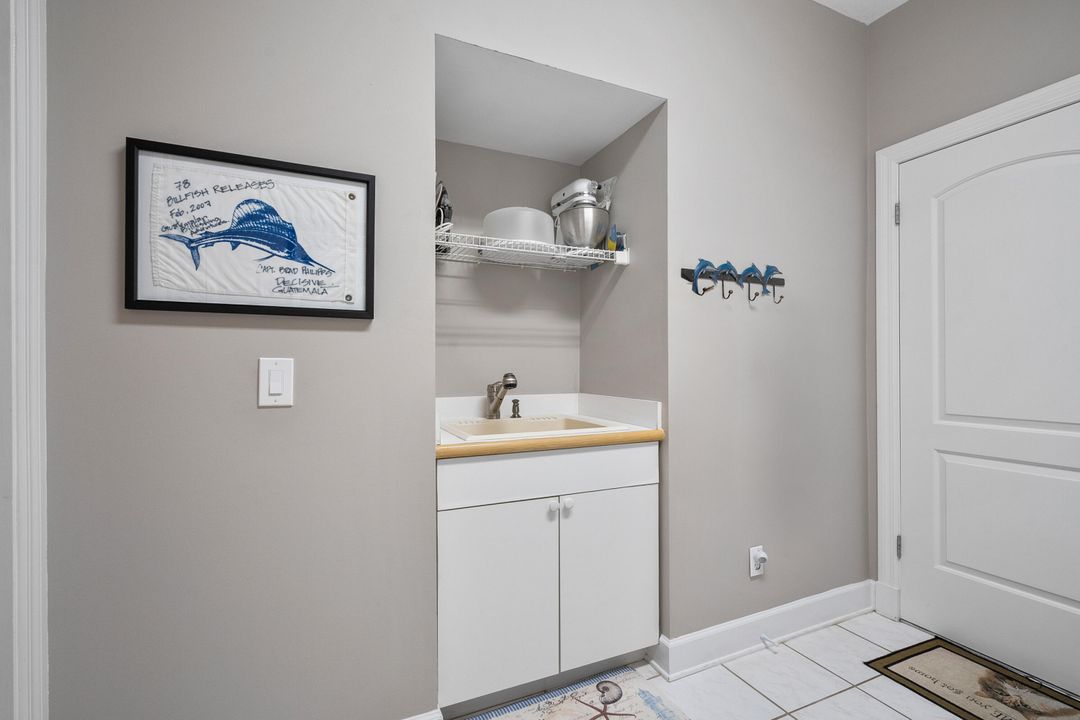 For Sale: $1,075,000 (4 beds, 3 baths, 2767 Square Feet)