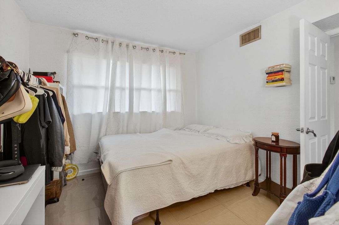 待售: $179,900 (2 贝兹, 1 浴室, 777 平方英尺)