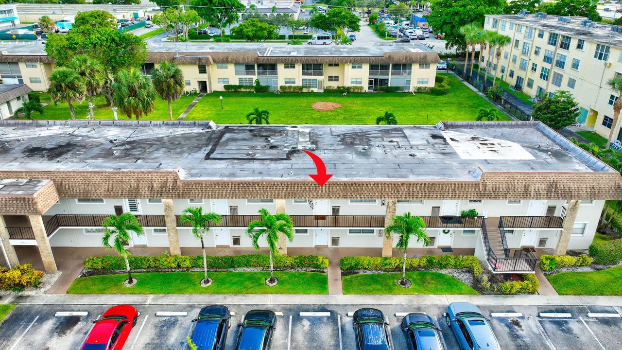 待售: $179,900 (2 贝兹, 1 浴室, 777 平方英尺)