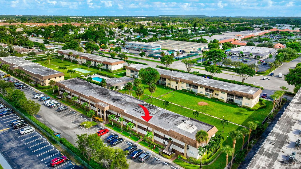 待售: $179,900 (2 贝兹, 1 浴室, 777 平方英尺)