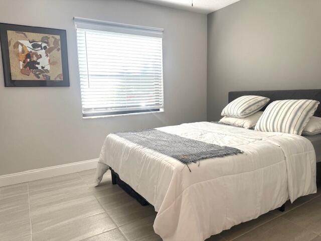 В аренду: $9,500 (4 спален, 3 ванн, 3000 Квадратных фут)