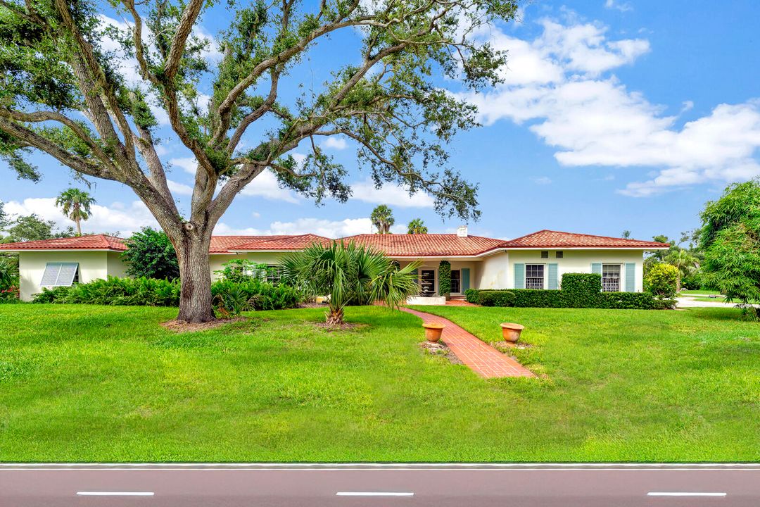 Под контрактом: $1,600,000 (4 спален, 4 ванн, 3944 Квадратных фут)