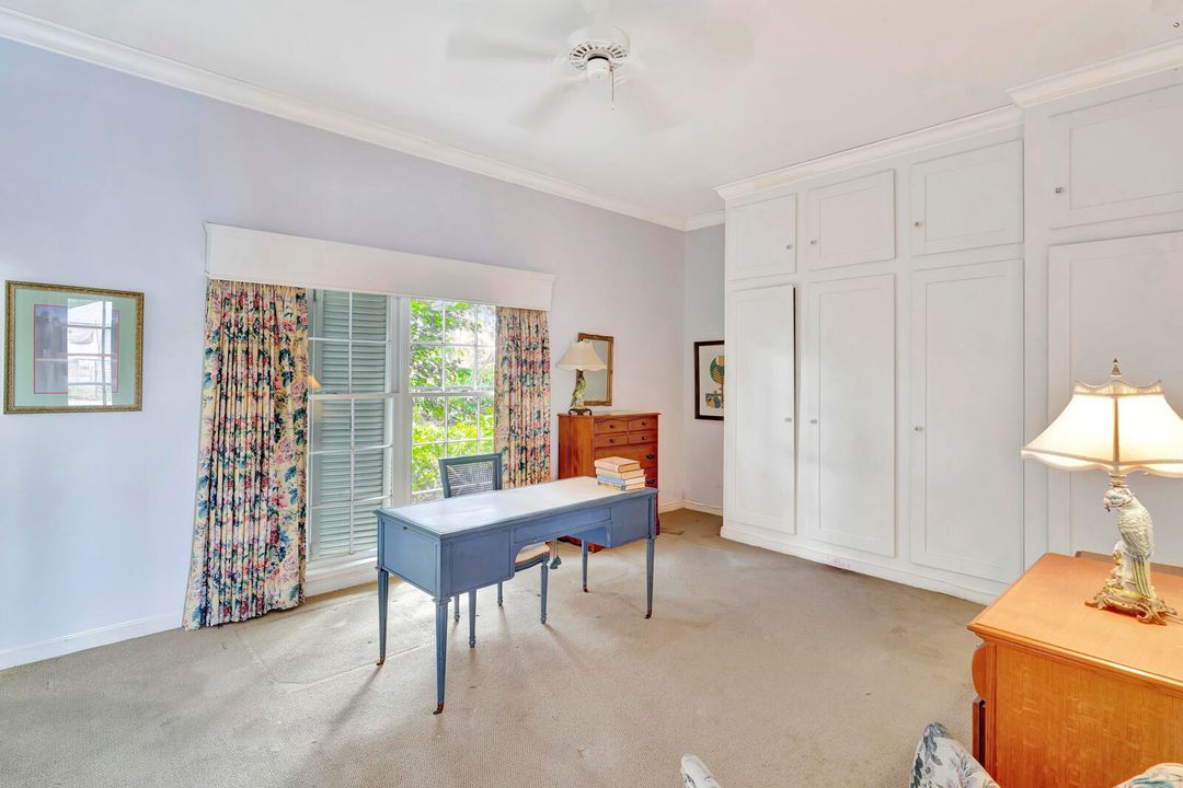 Под контрактом: $1,600,000 (4 спален, 4 ванн, 3944 Квадратных фут)