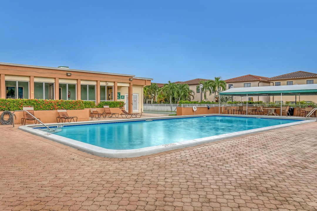 For Sale: $69,999 (1 beds, 1 baths, 680 Square Feet)