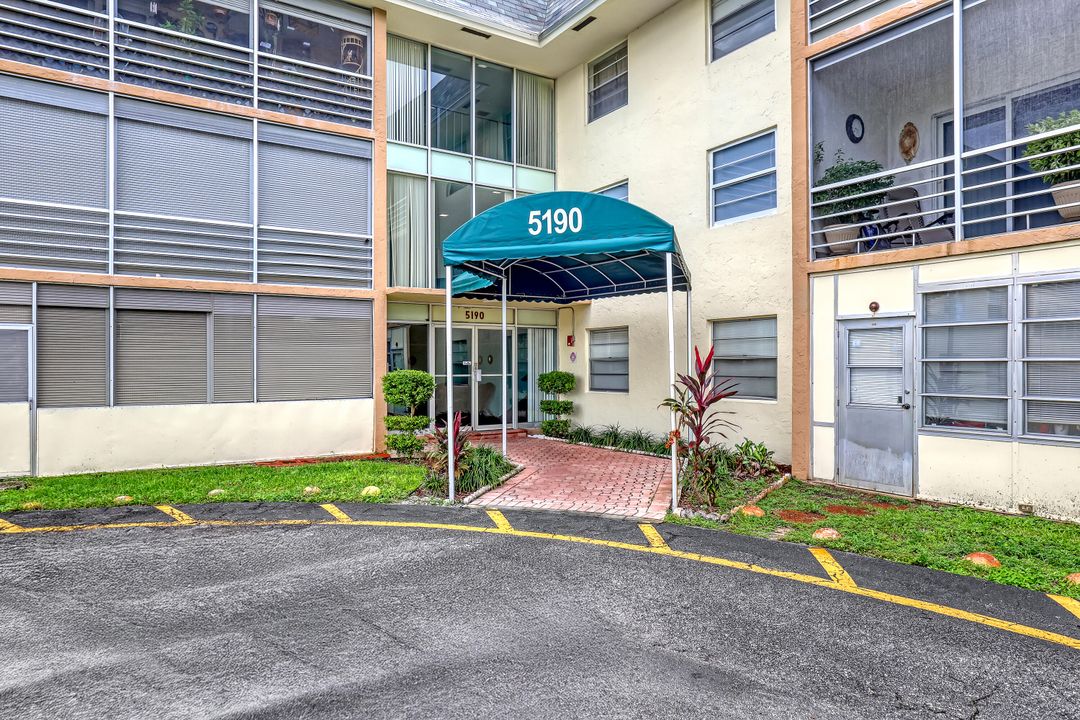 For Sale: $69,999 (1 beds, 1 baths, 680 Square Feet)