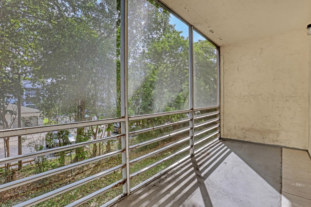 For Sale: $69,999 (1 beds, 1 baths, 680 Square Feet)