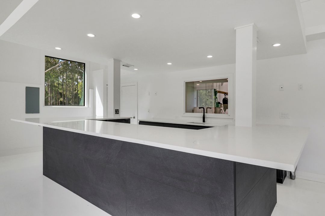 待售: $2,500,000 (4 贝兹, 3 浴室, 2982 平方英尺)