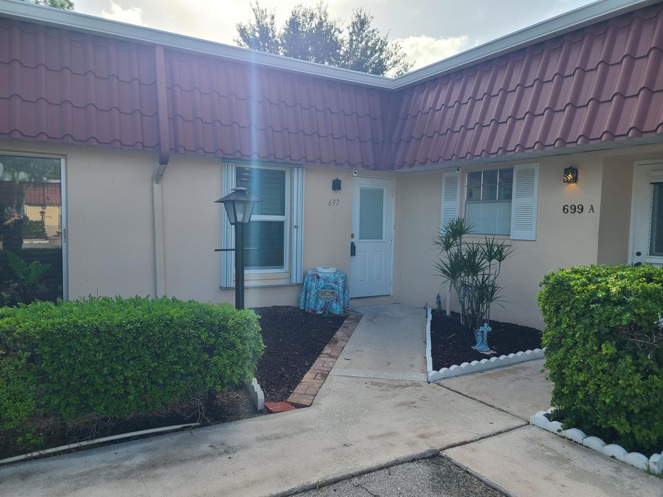 Recently Rented: $1,700 (2 beds, 2 baths, 941 Square Feet)