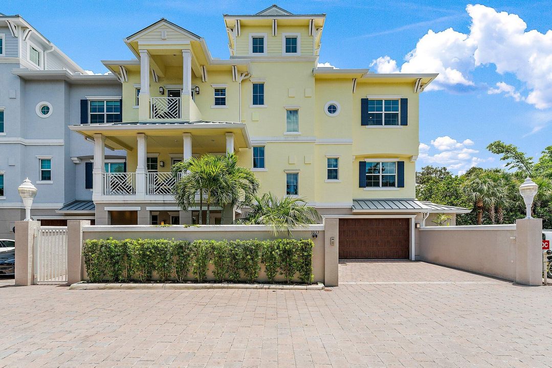 En Venta: $1,995,000 (3 camas, 4 baños, 3673 Pies cuadrados)