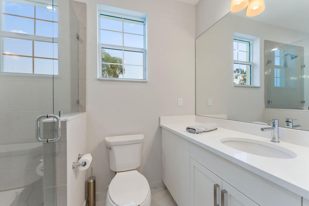 En Venta: $1,995,000 (3 camas, 4 baños, 3673 Pies cuadrados)