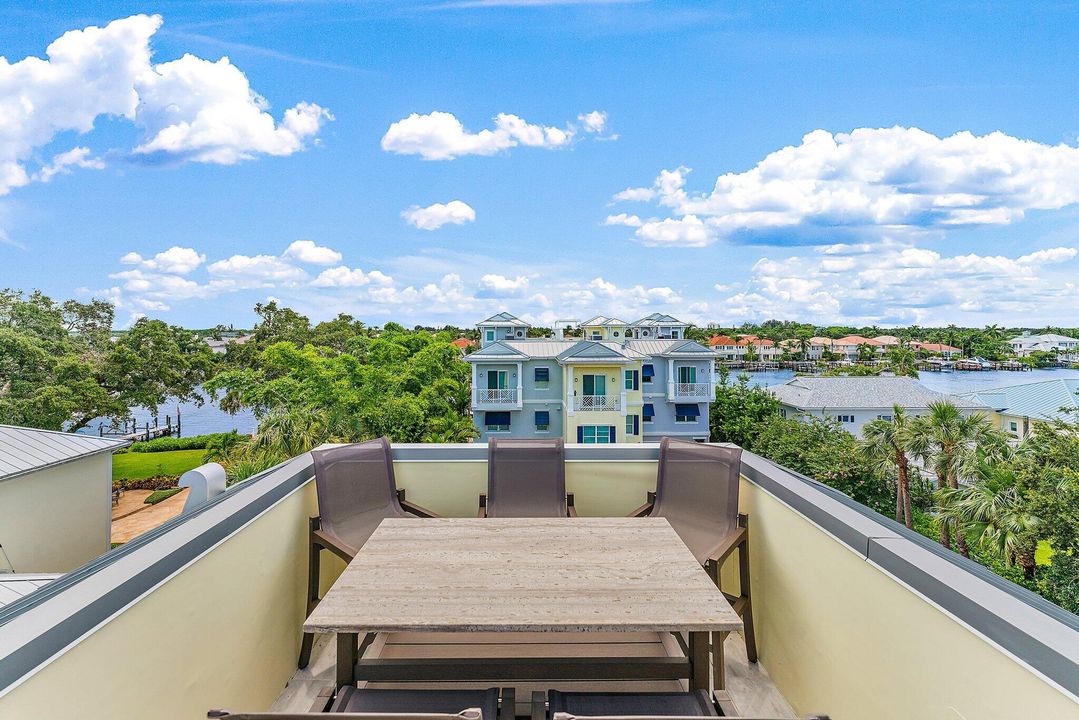 En Venta: $1,995,000 (3 camas, 4 baños, 3673 Pies cuadrados)