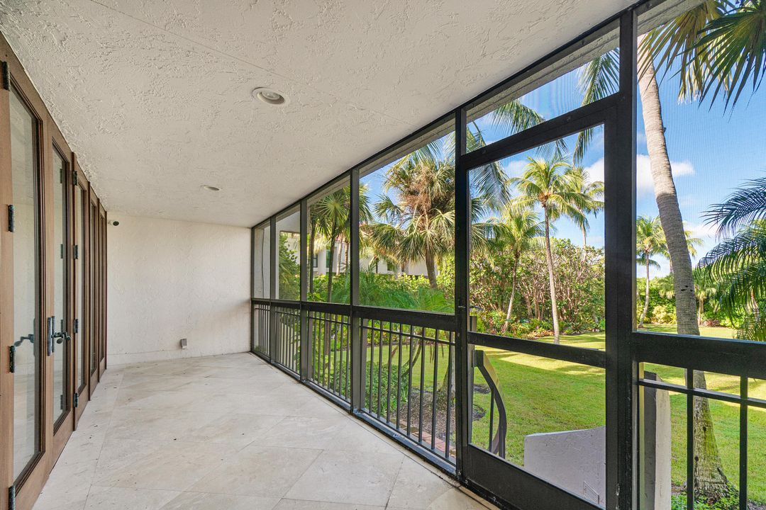 Active With Contract: $15,000 (2 beds, 3 baths, 2810 Square Feet)