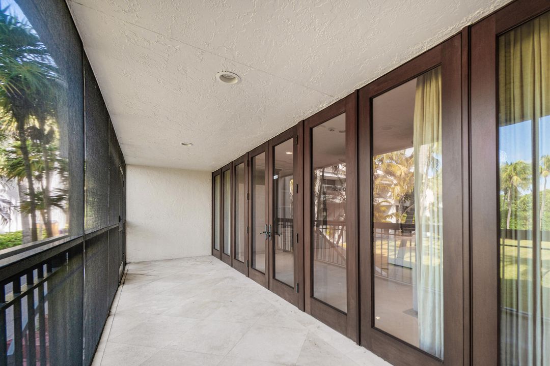 Active With Contract: $15,000 (2 beds, 3 baths, 2810 Square Feet)