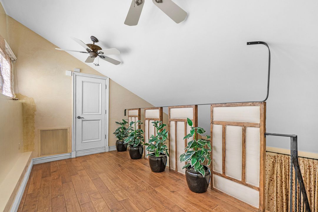 Active With Contract: $15,000 (2 beds, 3 baths, 2810 Square Feet)