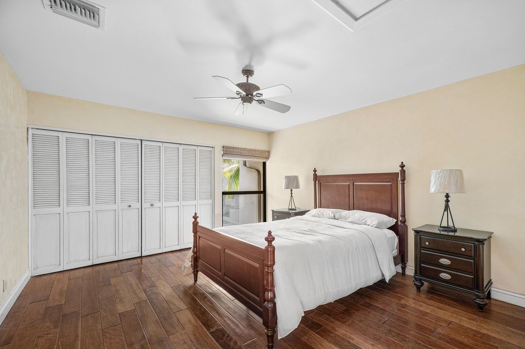 Active With Contract: $15,000 (2 beds, 3 baths, 2810 Square Feet)