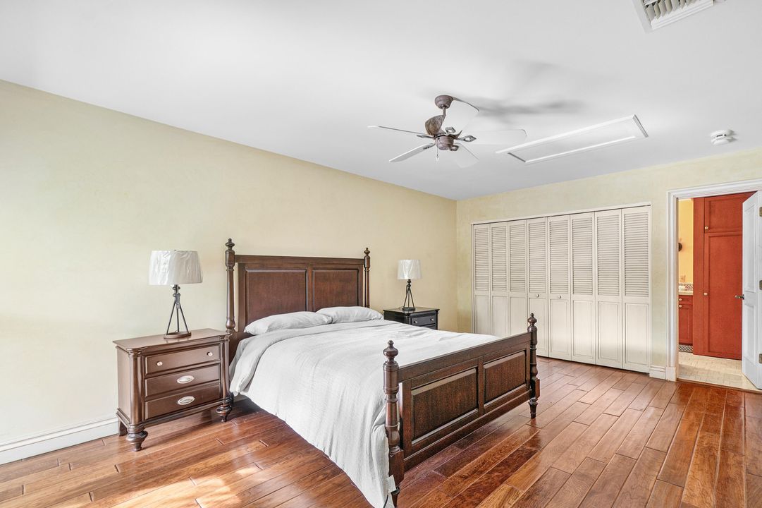 Active With Contract: $15,000 (2 beds, 3 baths, 2810 Square Feet)