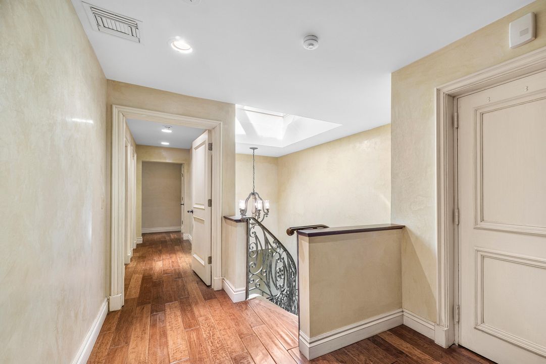 Active With Contract: $15,000 (2 beds, 3 baths, 2810 Square Feet)